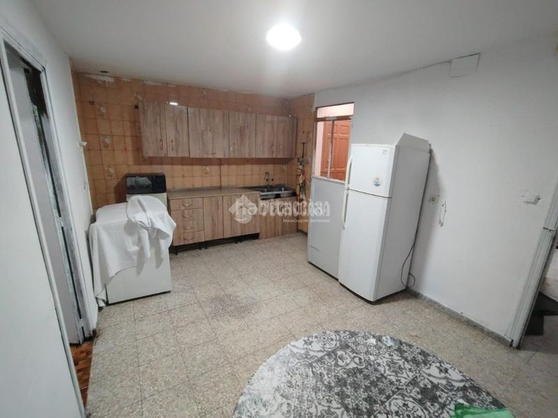 Foto fa23b7f7-0396-4208-8059-1ffa2b7cedfe. Casa aparellada amb aparcament a Espeluy
