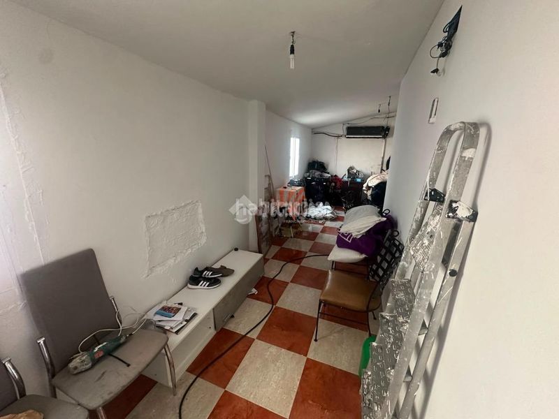 Foto 44fa6996-3411-4b4e-a21a-b6556f90028f. Casa aparellada a Mengíbar