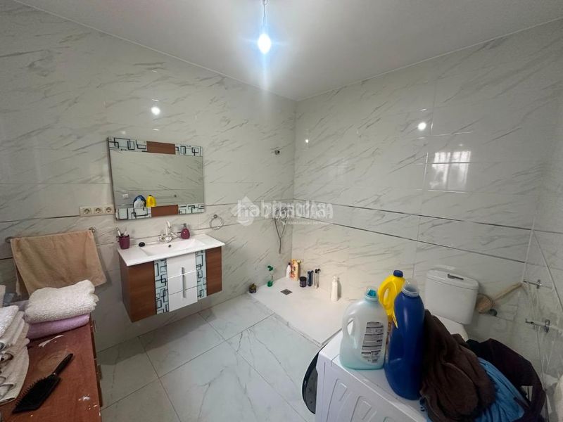 Foto 89e0ef64-c73d-4c6f-9107-e0311ddab114. Casa aparellada a Mengíbar