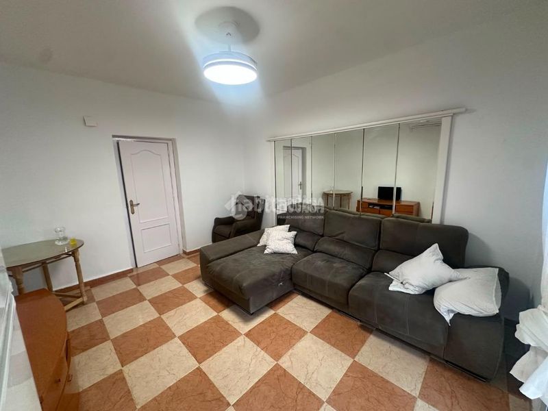 Foto 93762bbd-dc53-4896-85a2-a8a090ff9006. Casa aparellada a Mengíbar