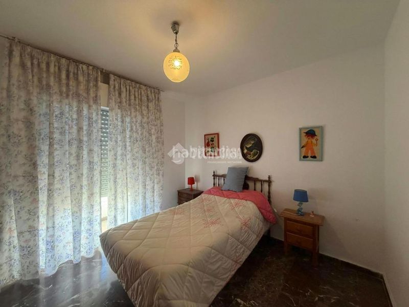 Foto 015466cf-b3da-48d4-b295-526507a4da4a. Casa aparellada amb aparcament a Mengíbar
