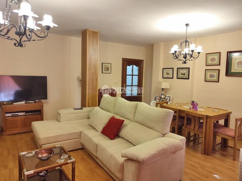 Foto 4de474d4-9ed3-41a9-bbc2-6aff289ba38e. Piso  en venta en Centro ciudad Linares