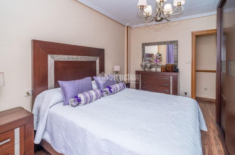 Foto 0b2a9cc7-4256-46c7-8179-59b35876b9c6. Pis a La Zarzuela - San José - Belén Linares