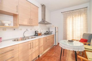 Casa aparellada a Arrayanes. Casa en venta en linares