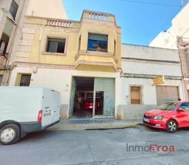Casa in Ensanche - Parque del Oeste. Unifamiliar con garaje en venta
