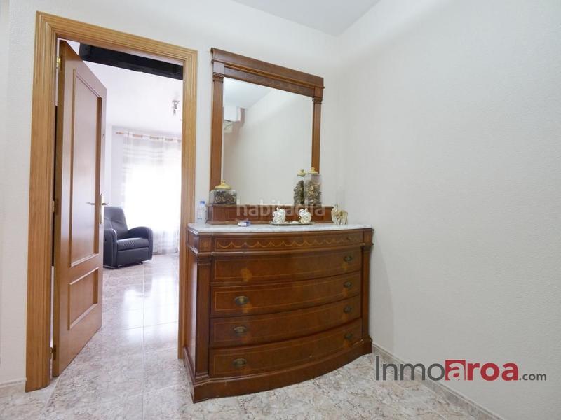 Foto 068291f4-e5cb-421f-a3c3-ab85ab7e2cd7. Casa adossada amb calefacció aparcament a Centro Bétera