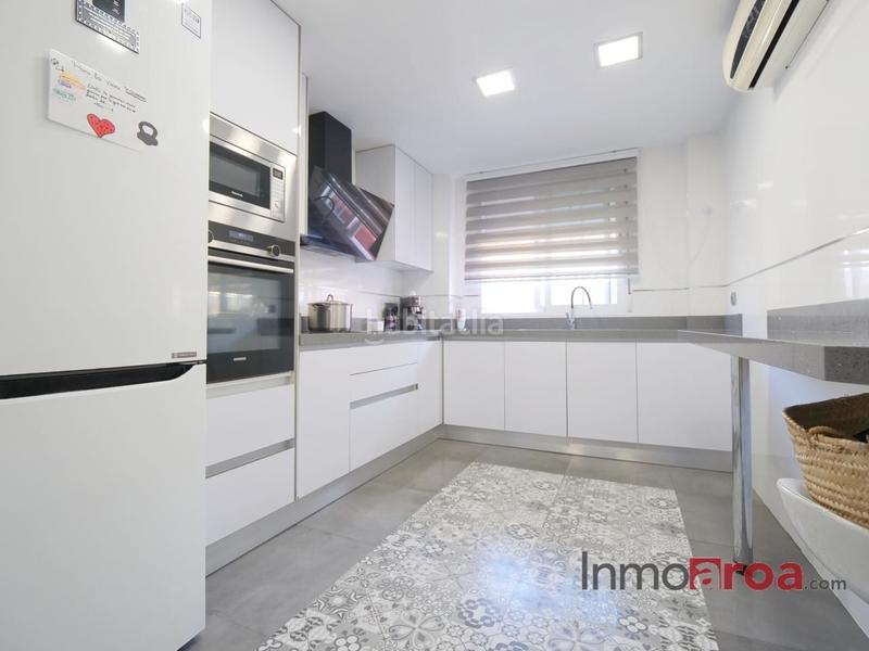 Foto 3b637e78-6728-4736-bee1-fedb368d3f07. Casa adossada amb calefacció aparcament a Centro Bétera