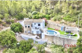 Casa  Carrer de learco. Chalet en denia