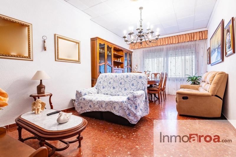 Foto 13020b8b-c921-411a-88f6-2188bdb209f8. Casa preciosa casa de pueblo en betera!! en Centro Bétera