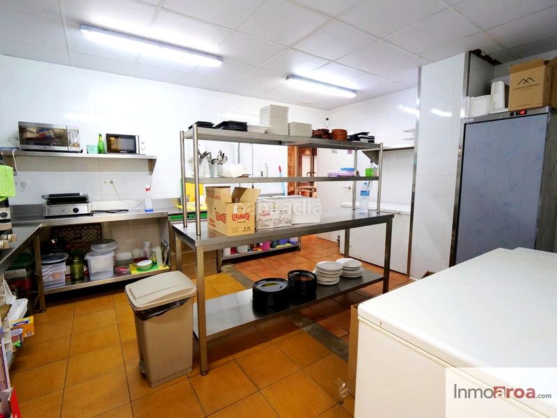 Foto d4d50a13-bbfa-4f1d-a976-fd99c3730f4e. Pas-de-porte local commercial dans Centro Bétera