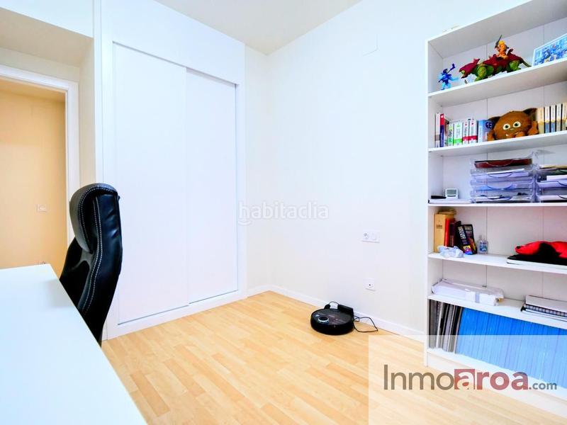 Foto e54a8a56-4d30-45e8-ab8b-681f8366a186. Alquiler piso se alquila piso en zona nueva de santa barbara!! en Valencia