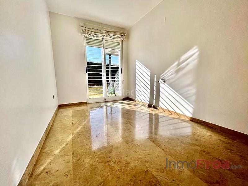 Foto 5972b29a-e43b-4808-8437-951981bb532a. Rent ground floor with heating parking pool in Valterna Paterna