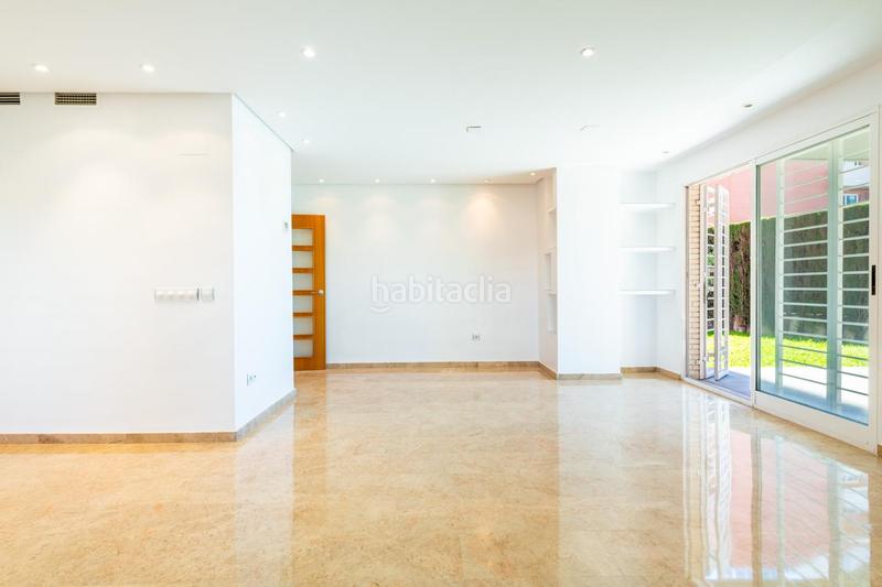Foto e25acb24-3f2d-4f7e-b368-6d78d0e2572d. Rent ground floor with heating parking pool in Valterna Paterna