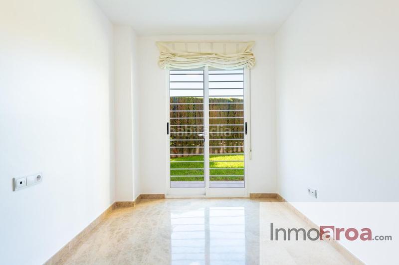 Foto 6e7800a9-afe2-4b90-90fd-c31f3e105986. Affitto piano terra con riscaldamento parcheggio piscina in Paterna