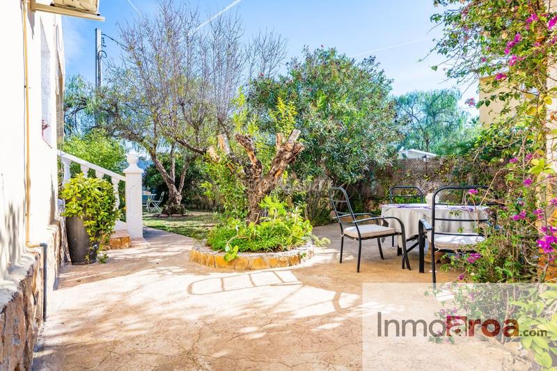 Foto a00bc253-9b60-4bff-9179-aee0fe80f86e. Casa con piscina in Los Pinares-La Masia Bétera