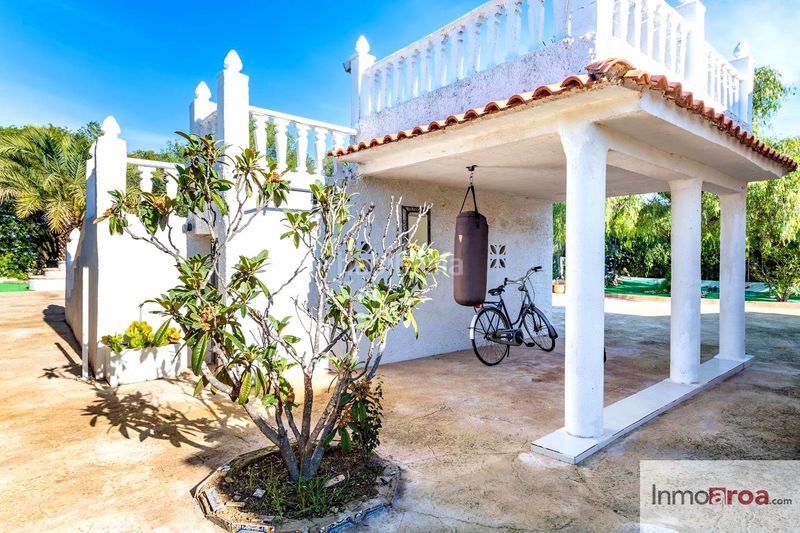 Foto a64b509d-d2fe-4bce-b2d0-598c3d3d09af. Casa amb calefacció piscina a Los Pinares-La Masia Bétera