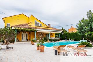 Maison à Serra. Urb. torre de porta coeli, sierra calderona