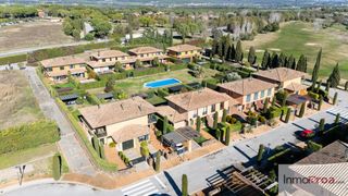 Casa a Navata. No pierda esta oportunidad torremirona resort!