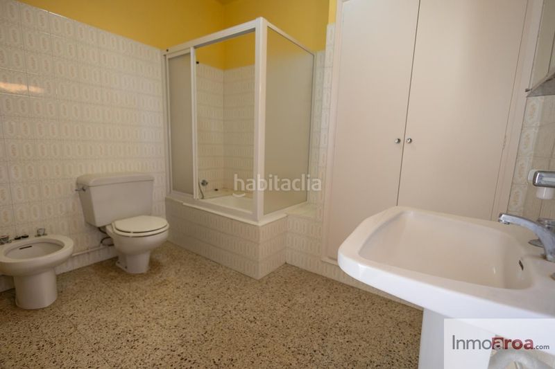 Foto 46f20a0b-ec92-42a8-9f2c-19fb076af623. Casa amb aparcament piscina a Banyoles