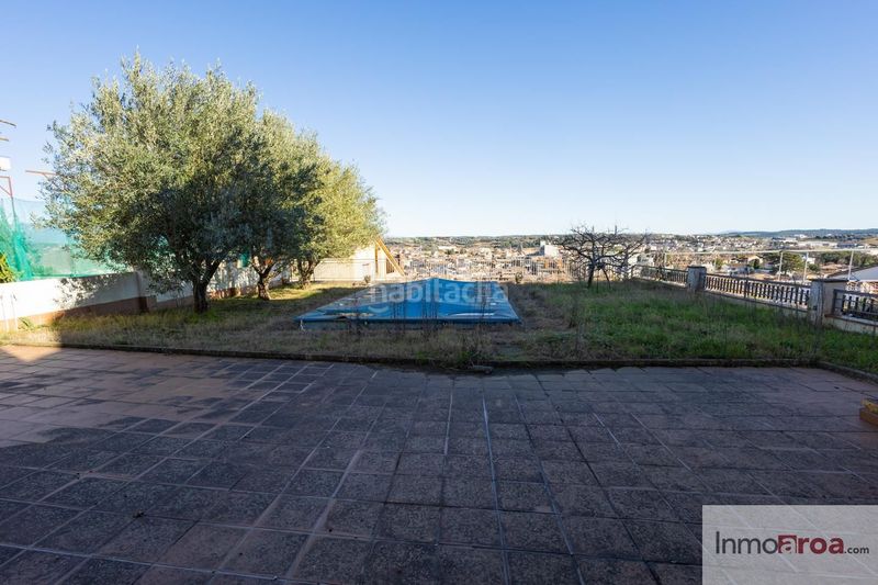 Foto 8231bf2e-3905-4a7e-8edb-edf468520950. Casa amb aparcament piscina a Banyoles