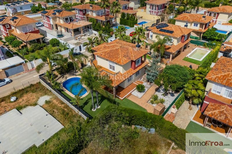 Foto f41a418f-9308-4960-b20c-02260cebd06d. Casa amb calefacció aparcament piscina a La Conarda-Montesano Bétera