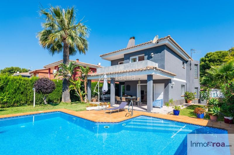 Foto 052b4879-39ef-46f1-90b1-09a219d60594. Casa amb piscina a Heliópolis Benicasim / Benicàssim