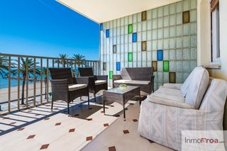 Piso en Ferrandis salvador 174. Apartamento en primera linea