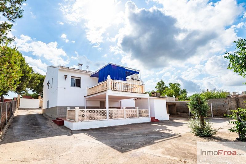 Foto a40d88c2-0cdc-46dd-88c2-36a5015e286d. Casa a Camí de Paterna-Lloma del Calderer Bétera