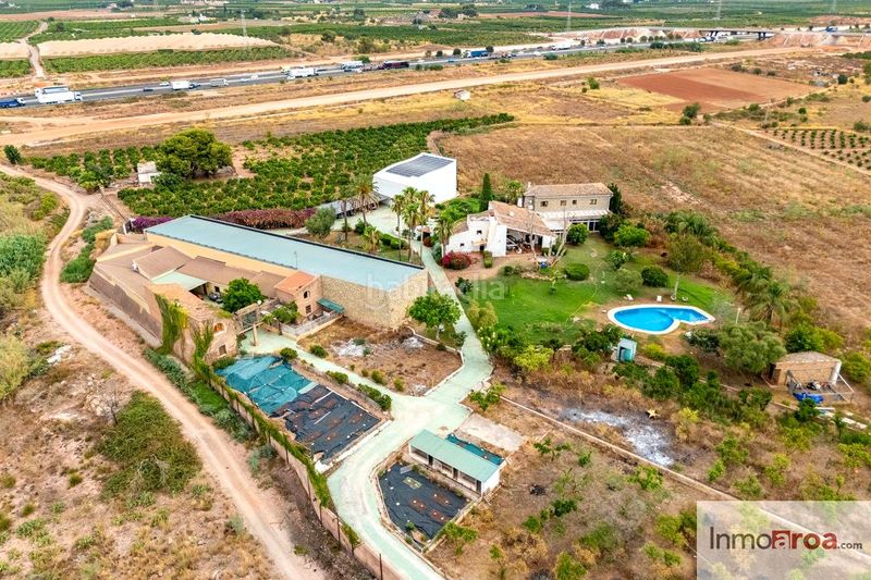 Foto 54285902-4fc7-4450-a5bc-dc56c174019f. Maison avec piscine dans Los Pinares-La Masia Bétera