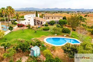 House in Los Pinares-La Masia. Espectacular finca de 45.000 m en betera