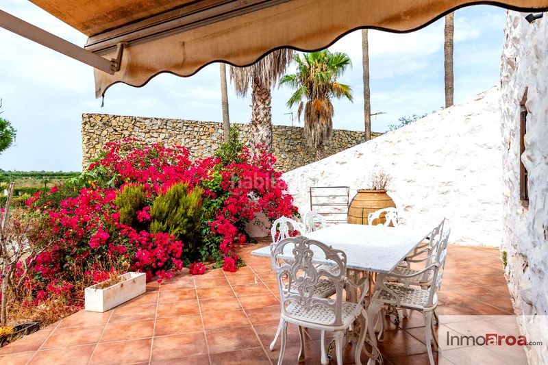 Foto b9b6ee0a-3a94-4893-8f6c-467ee5cd4756. Maison avec piscine dans Los Pinares-La Masia Bétera