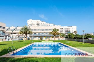Casa  Calle lepant. Pareado en venta