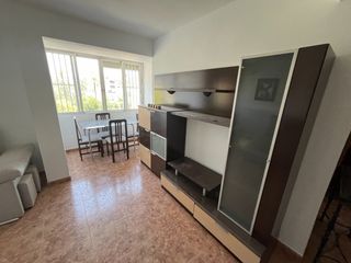 Rent Flat in Calle huelva 1. Piso ideal parejas