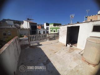 Casa a Vall d´Uixó (la). Adosado de cuatro plantas sin terminar en zona del angel