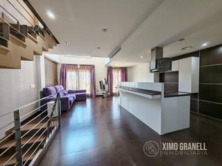 Casa adossada a Vall d´Uixó (la). Casa adosada en residencial la cova con garaje, ascensor y dos t
