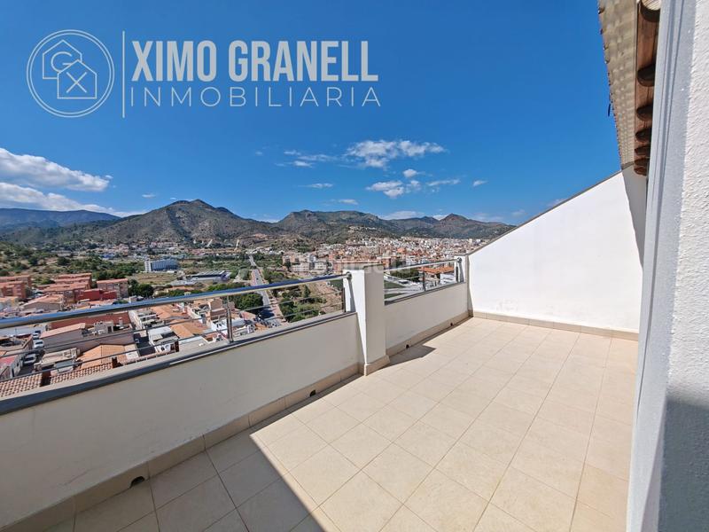 Foto ba6d4226-f82d-4587-bbcb-06ed314a4618. Casa adosada  en residencial la cova con garaje, ascensor y dos terrazas en Vall d´Uixó (la)