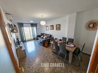 Etagenwohnung in Moncófar Pueblo. Piso de tres habitaciones y dos baños con garaje en moncofar