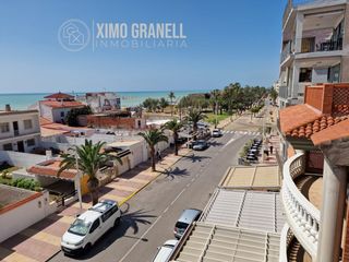 Apartment in Moncófar Playa. Apartamento 3 habitaciones y gran terraza en primera linea de pl