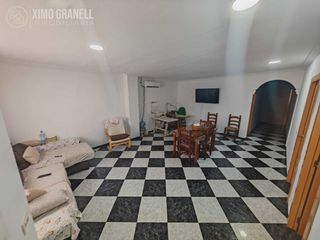 Casa in Vall d´Uixó (la). Vivienda en planta baja de tres habitaciones y gran terraza en v