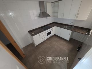 Flat in Vall d´Uixó (la). Piso de cuatro habitaciones y dos baños en el polígono iii de la