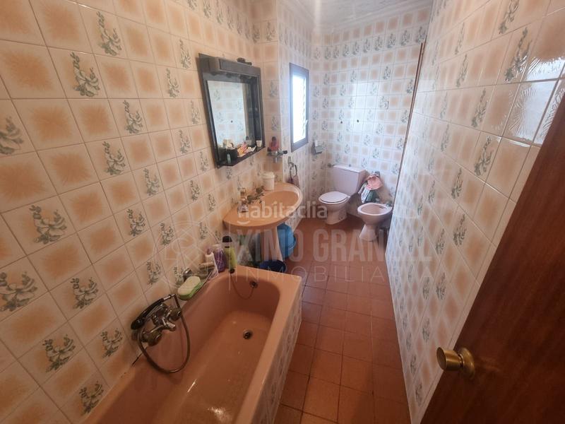 Foto a8306d5f-3bde-4b43-a9f9-bcfba8d532b3. Casa magnífica casa esquinera en el roser con garaje y dos terrazas en Vall d´Uixó (la)