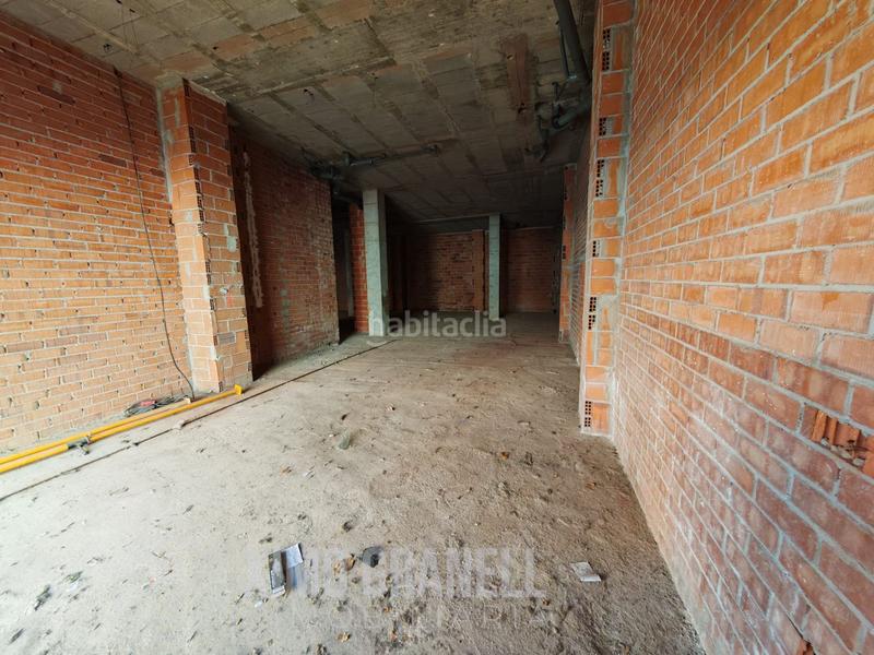 Foto 095dc8f4-18d0-463f-9c1e-1935c198aaf9. Local comercial local ideal para estalecer tu nuevo negocio en poligono iii en Vall d´Uixó (la)