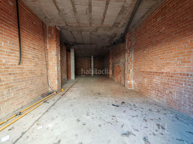 Foto 28bde8b2-4345-4810-aada-4a662857ad82. Local comercial local ideal para estalecer tu nuevo negocio en poligono iii en Vall d´Uixó (la)