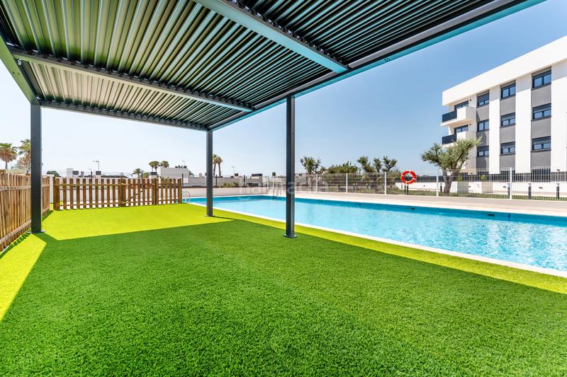 Foto 16fa502e-d353-4d60-a371-4af45f904f9c. Lloguer pis a carrer de gran canaria 24 a Playa Muchavista Campello (el)