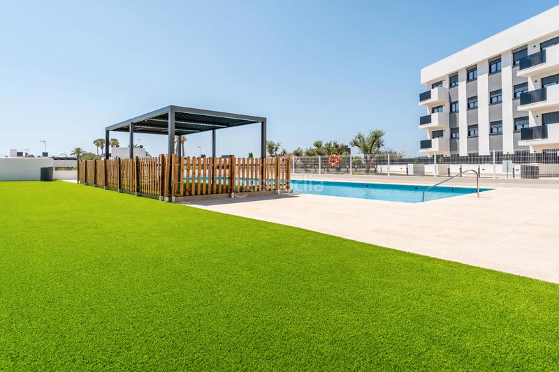 Foto 2e045f59-31ad-444e-8783-48e8b9b6161d. Lloguer pis a carrer de gran canaria 24 a Playa Muchavista Campello (el)