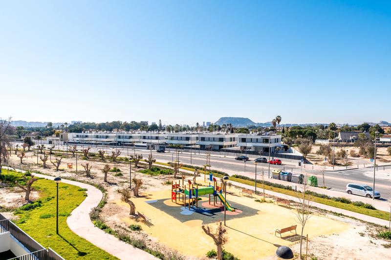 Foto 4b9ed262-12f8-4eed-89a4-fdcd2ec3a22a. Lloguer pis a carrer de gran canaria 24 a Playa Muchavista Campello (el)