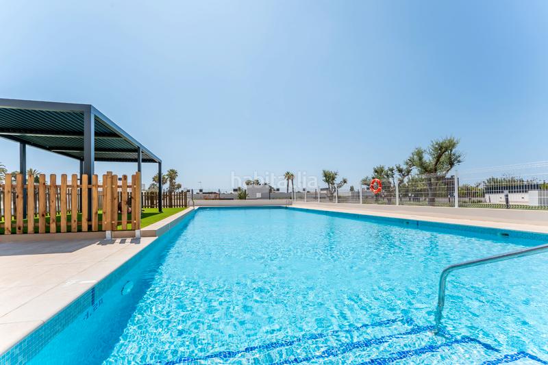 Foto 27a89835-3d0e-4993-a202-849252bd9335. Alquiler piso en carrer de gran canaria 24 en Playa Muchavista Campello (el)