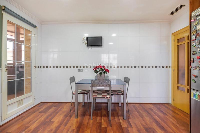 Foto 16f635cd-8bf1-4c12-a9d4-7af6e3aabd46. Casa aparellada amb calefacció aparcament piscina a Torrevieja