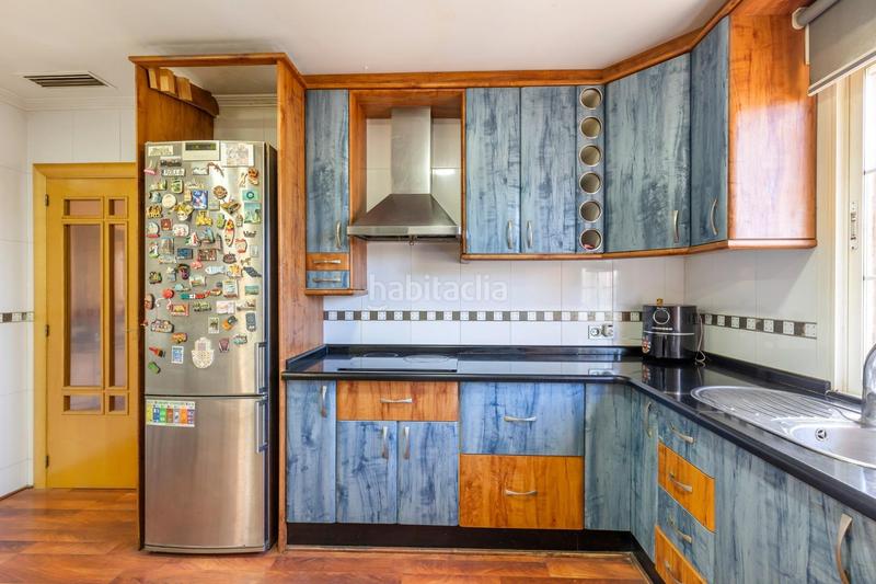 Foto 1a7e5fe6-1faa-4009-8d85-985fa515e2d9. Casa aparellada amb calefacció aparcament piscina a Torrevieja