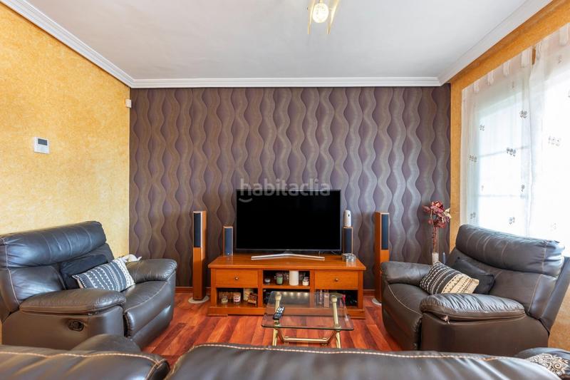 Foto dd587ec9-d6d0-46a4-a6a1-caccea900bf2. Casa aparellada amb calefacció aparcament piscina a Torrevieja